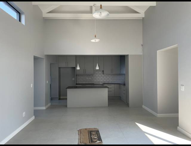 3 BEDROOM FREEHOLD FOR SALE IN PARKLANDS NORTH